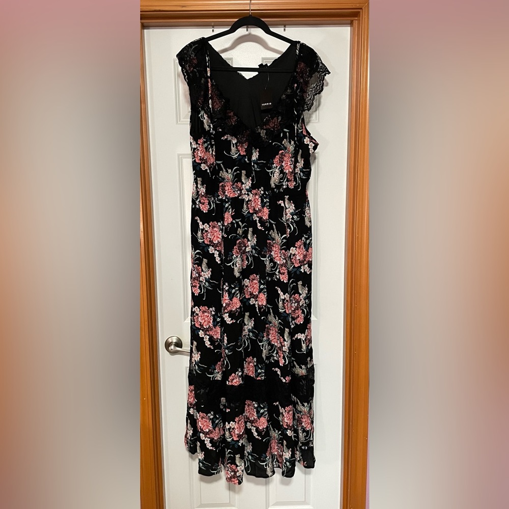 Torrid Size 2 Black Floral Dress with lace accent